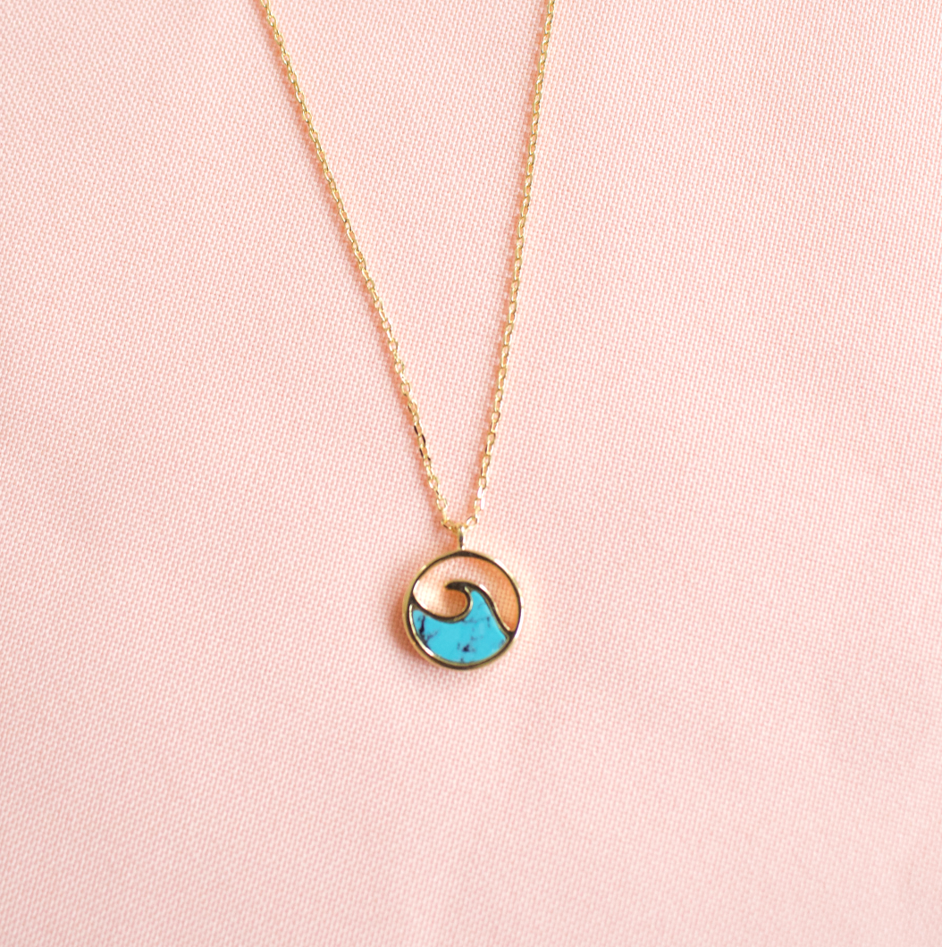 Round Wave Coin Pendant Necklace